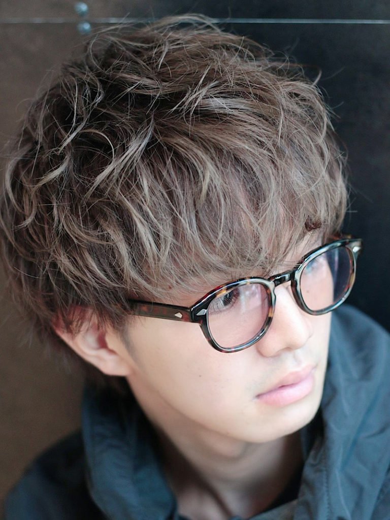 Les coiffures japonaises tendance chez les hommes Leyzia